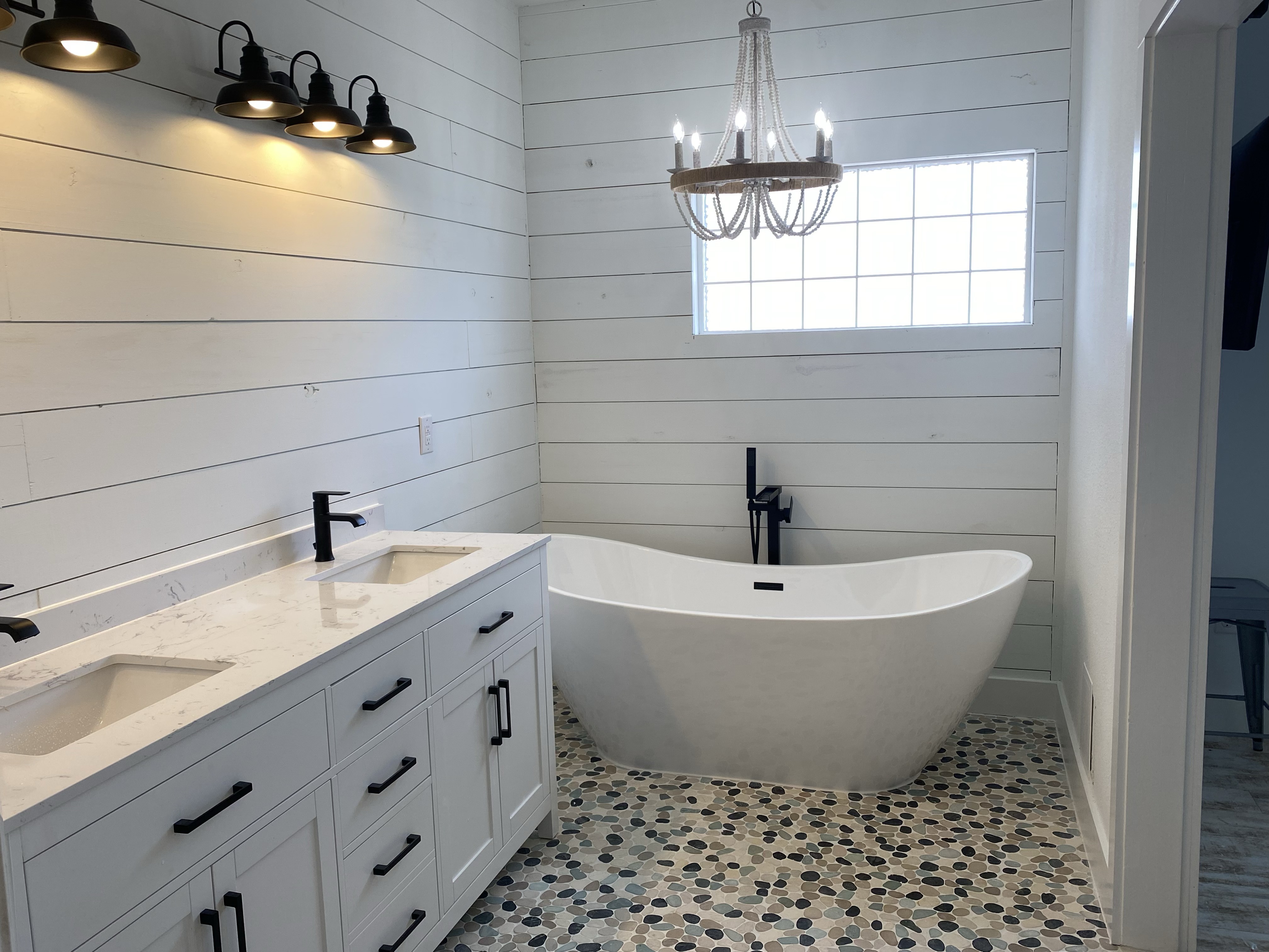 Tub and shower installation service